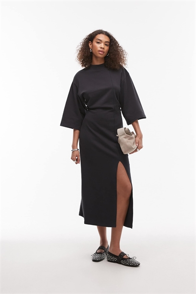 Черное джерсиевое платье средней длины с широкими рукавами и разрезом спереди артикул 141734380