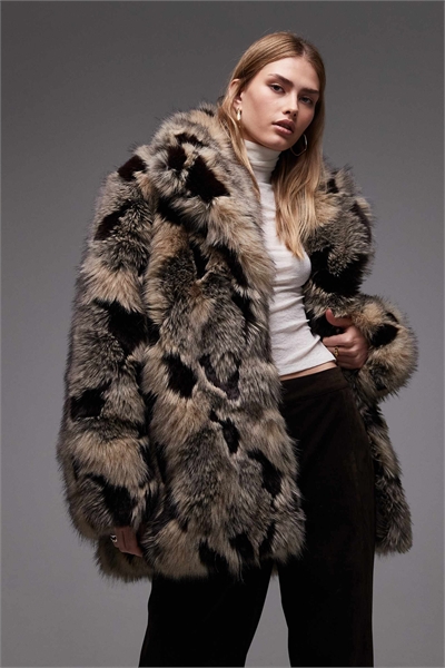 Штучная меховая шуба в коричнево-серых тонах артикул 150205129