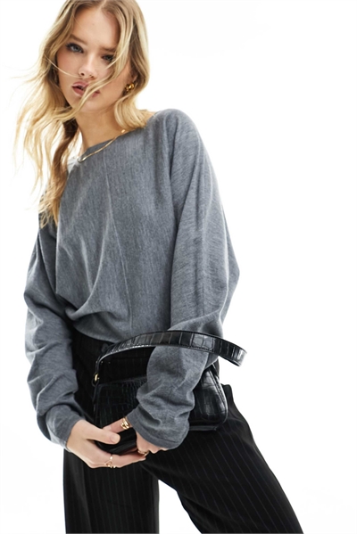 Свитер из мериносовой шерсти серого цвета артикул 133484383