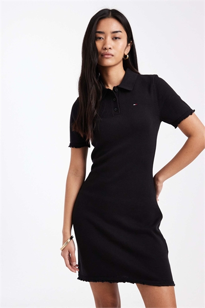 Черное мини-платье в стиле поло с волнистым краем артикул 154159523