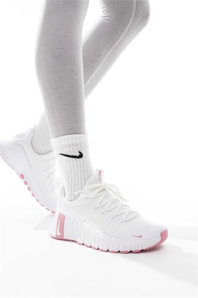 Бесплатные кроссовки Metcon 6 артикул 137315373