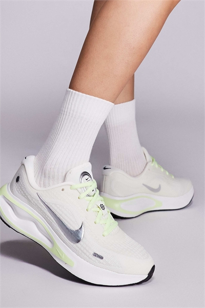 Кроссовки Journey Run артикул 142398734