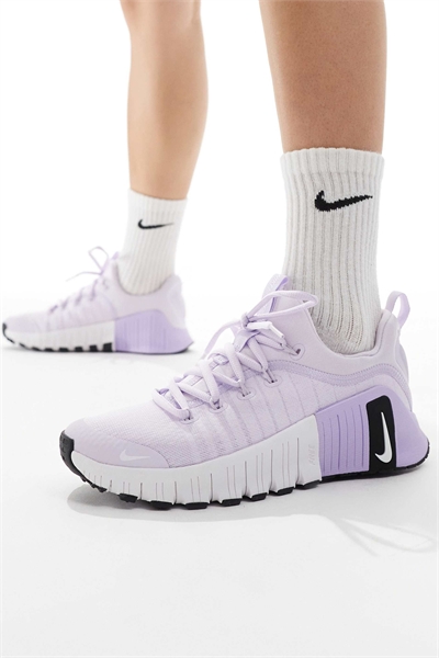 Бесплатные кроссовки Metcon 6 артикул 139987908