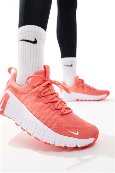 Бесплатные кроссовки Metcon 6 артикул 137315377