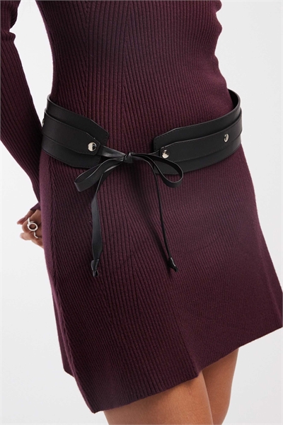 Широкий пояс-галстук с заклепками артикул 144907447