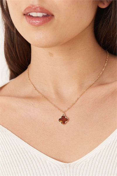 Кулон в виде клевера артикул 152469291