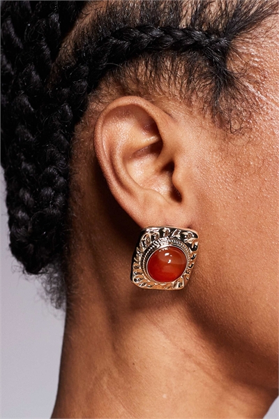 Серьги-гвоздики в винтажном стиле с янтарным камнем артикул 149078198
