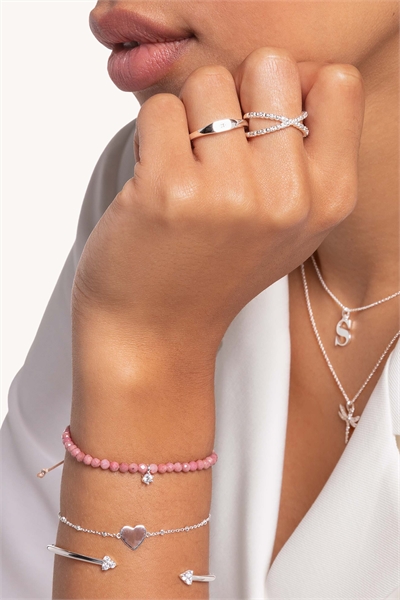 Кольцо с белыми камнями из серебра артикул 153898504