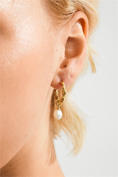 Серьги «Shift» с жемчугом в позолоченном исполнении артикул 153166479