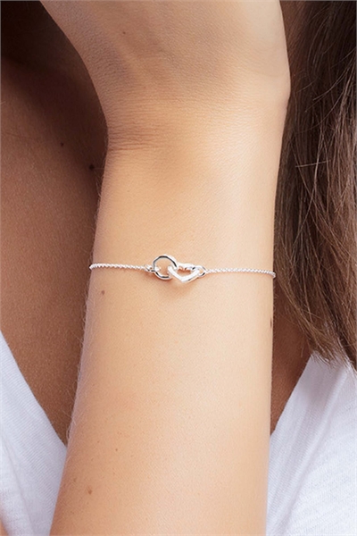 Браслет с маленьким сердечком артикул 153899458