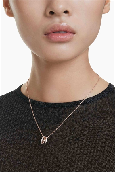 Кулон «Гипербола», смешанная огранка, белый, с покрытием под розовое золото артикул 150760251