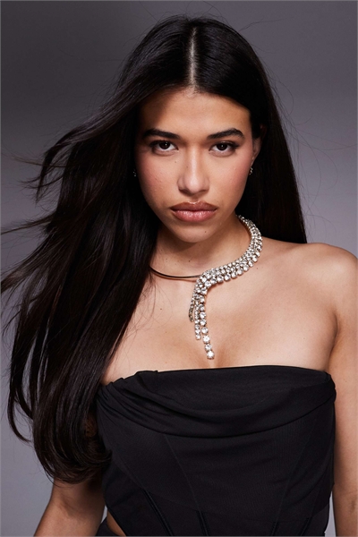 Ожерелье Torque с блестящим водопадом из страз в золотистом оттенке артикул 150782179