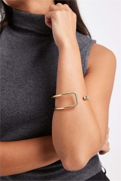 Браслет с угловатой структурой в золотистом цвете артикул 149103046
