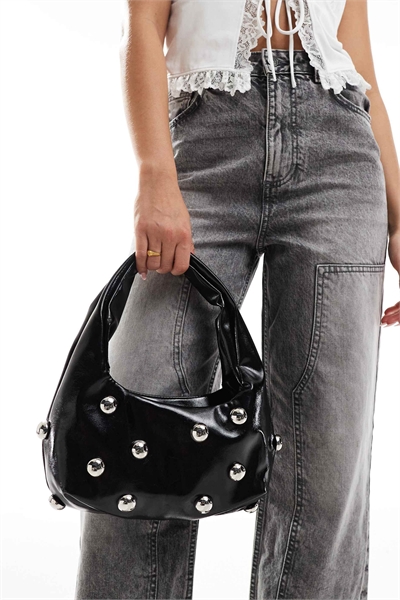 Мини-сумочка с заклепками, черного цвета артикул 142123147