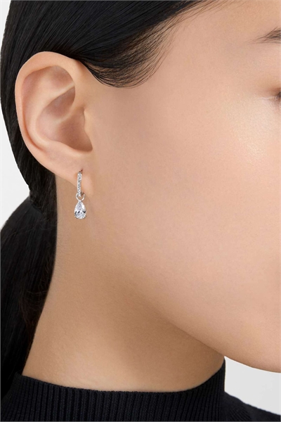 Серьги-кольца Millenia, ограненные, белые, с родиевым покрытием артикул 149602562