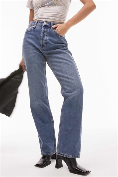 Короткие джинсы прямого кроя с высокой талией артикул 125803756