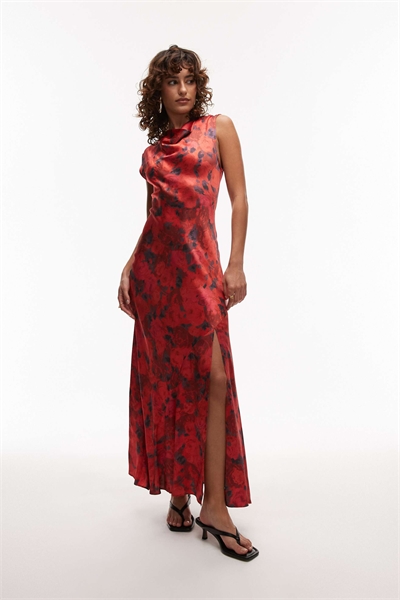 Макси-платье с драпировкой на шее цвета красной розы артикул 140660347