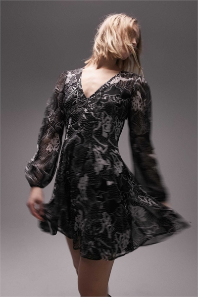 Мини-платье с вырезом «годе» артикул 125658503