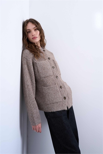 Вязаная куртка с двумя карманами артикул 142542044