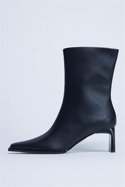 Ботильоны Nadie с закругленным носком, черные артикул 148412894