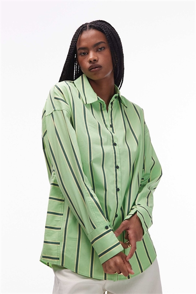 Рубашка свободного кроя артикул 146138224