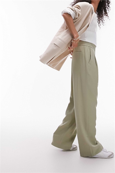 Простые стильные джоггеры цвета шалфея артикул 133376838