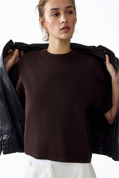 Трикотажная футболка артикул 1334162003