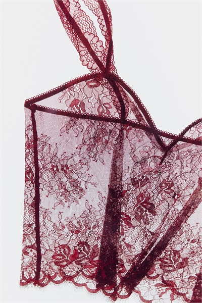 Короткий топ с кружевом артикул 1336298002