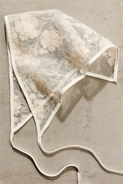 Кружевная косынка артикул 1336606001