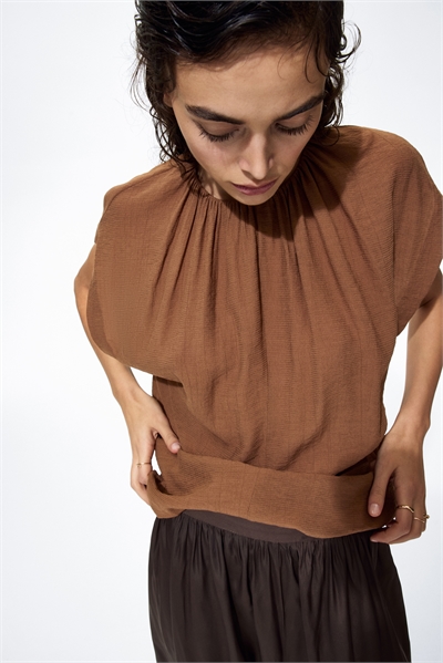 Блузка свободного кроя с рюшами артикул 1344159001