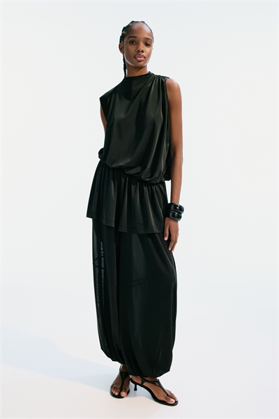 Топ с асимметричной драпировкой артикул 1345229001