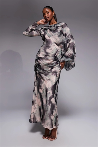 Макси-платье с драпированным лифом и рукавами-буфантами артикул 153082454