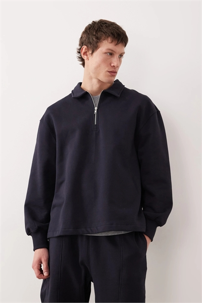 Свитшот свободного кроя с воротником и застежкой-молнией артикул 150368840