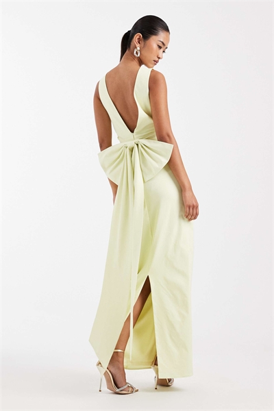 Макси-платье из бенгалина для подружки невесты со съемным бантом на спине артикул 153113227