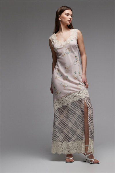 Макси-платье с кружевными рукавами и асимметричным швом артикул 153362852