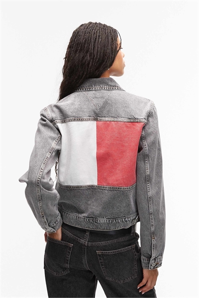 Джинсовая куртка в стиле «тракер» с принтом в виде флага на спине артикул 149000386