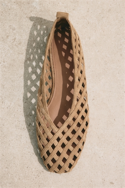 Кожаные балетки с плетением артикул 1325435001