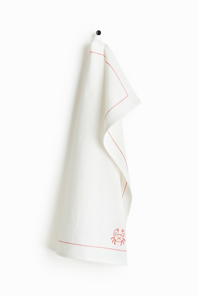 Полотенце с вышитым узором артикул 1310191004