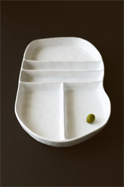 Большая тарелка для сервировки с крапинами артикул 1312947001