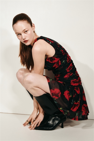 Платье с расклешенной юбкой и рюшами артикул 1313623001