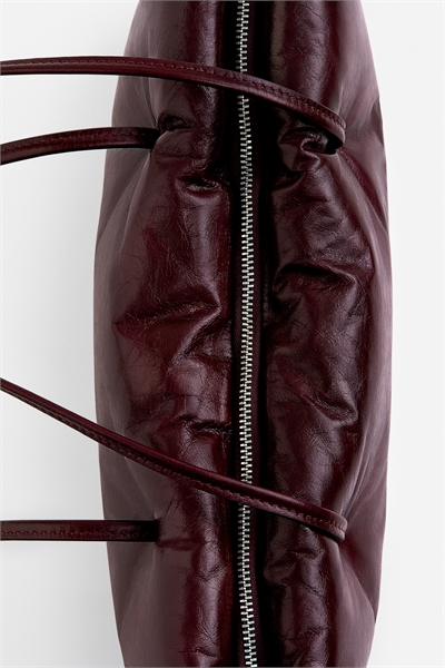 Кожаная сумка с мягкой подкладкой через плечо артикул 1315867001