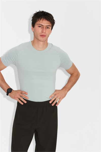 Спортивная футболка Muscle Fit с DryMove™ артикул 1314818005