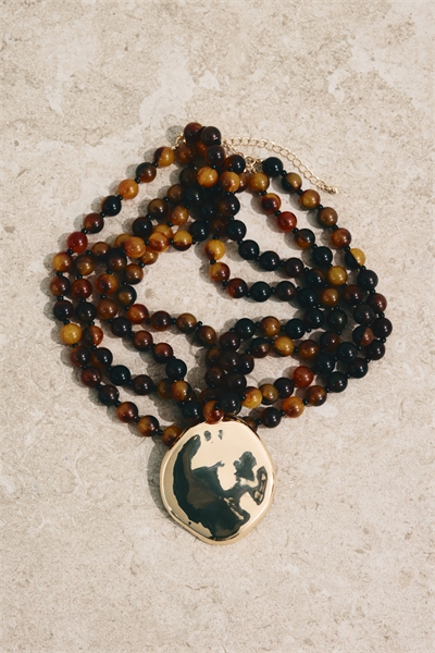 Колье с подвеской из бисера артикул 1331033001