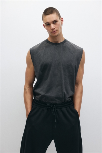 Спортивная майка свободного кроя с технологией DryMove™ артикул 1331165003