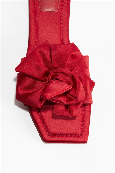 Сандалии из атласа с аппликацией артикул 1270649002