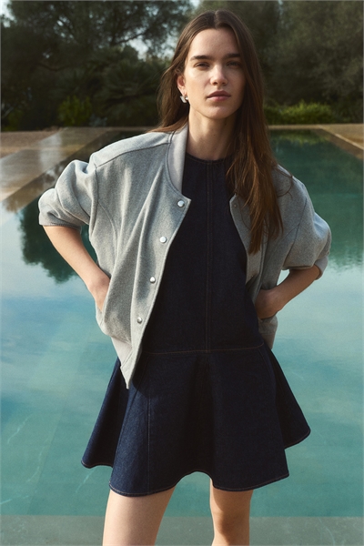 Джинсовое платье с расклешенной юбкой артикул 1268135002