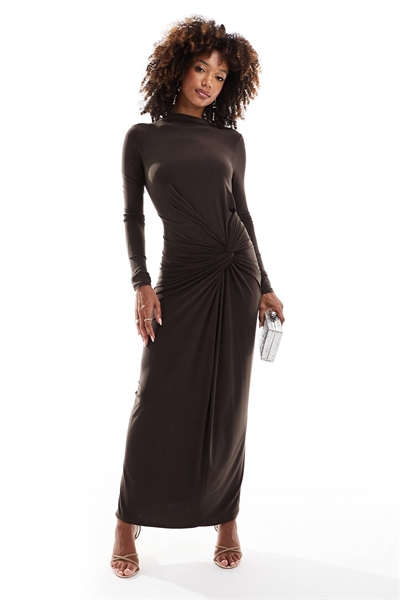 Макси-платье с длинными рукавами, высоким воротником и закрученным элементом артикул 147262648