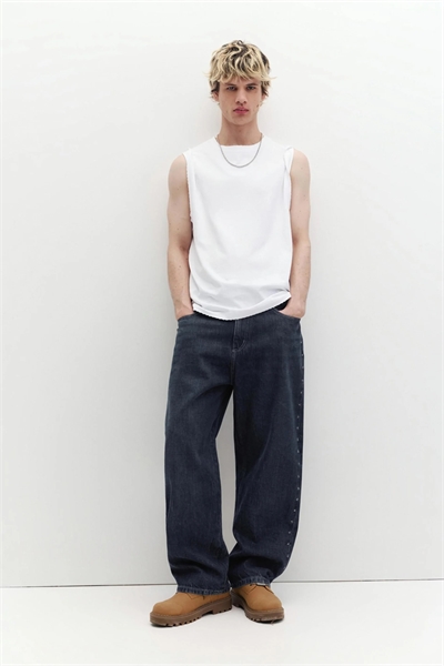 Джинсы свободного кроя с изображением звёзд артикул 156374269