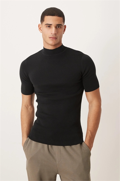 Футболка с высоким воротником-хомутом из трикотажа с ребристой фактурой Essential Muscle Fit артикул 153019951