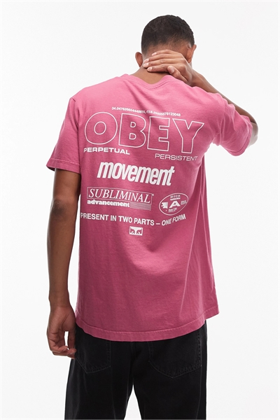 Футболка с принтом «Неустанное движение» артикул 151015920